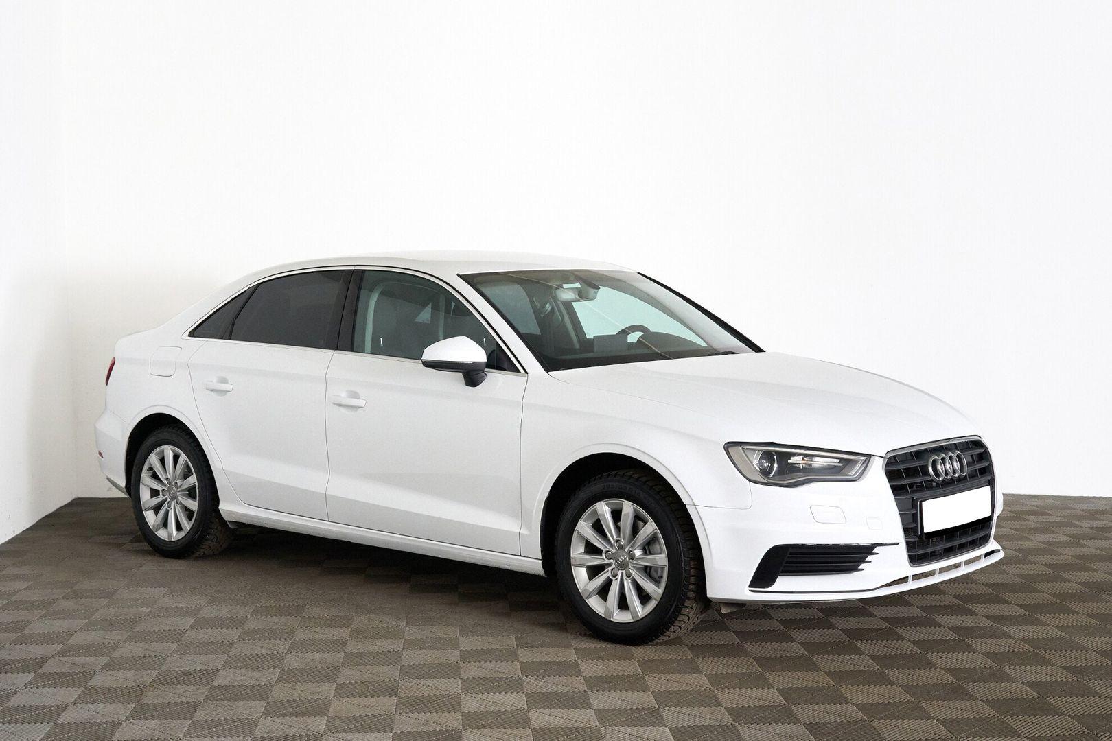 Audi A3 2016, белый