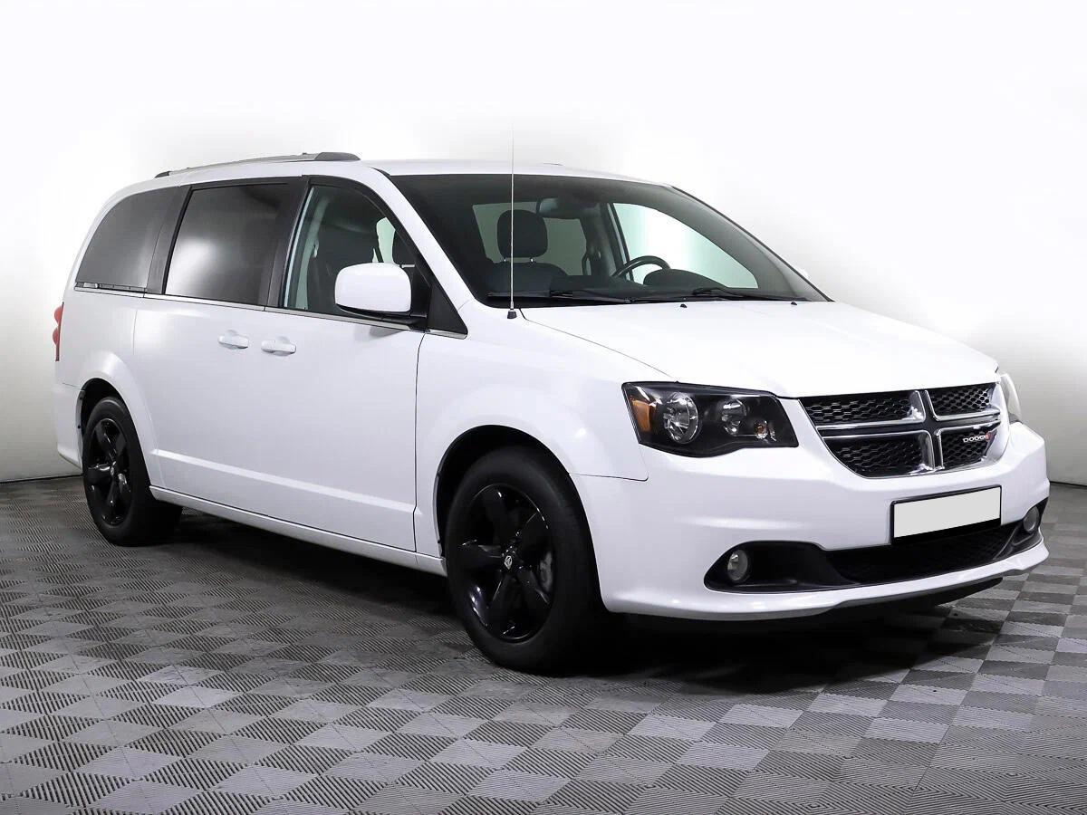 Dodge Caravan 2015, белый