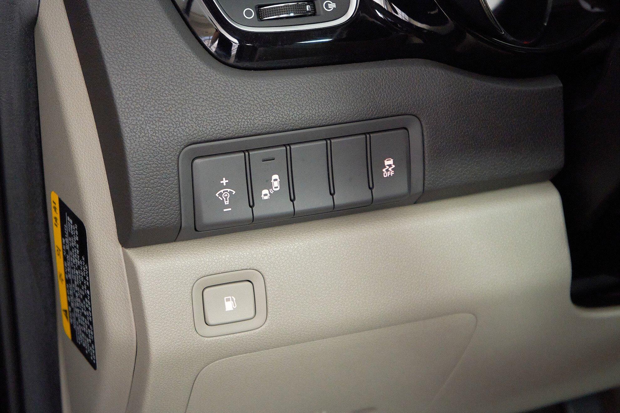 Kia Carnival 2018, серый