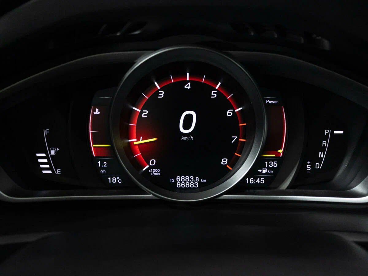 Volvo V40 2019, коричневый