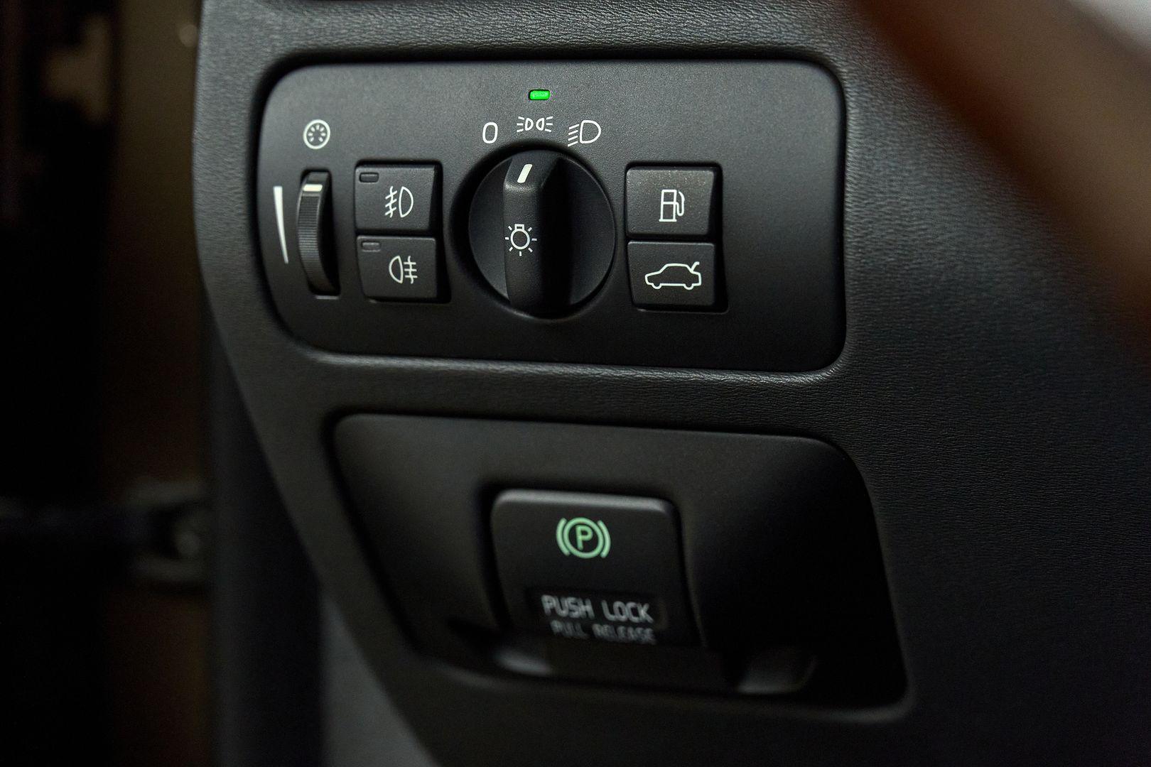 Volvo XC70 2012, коричневый