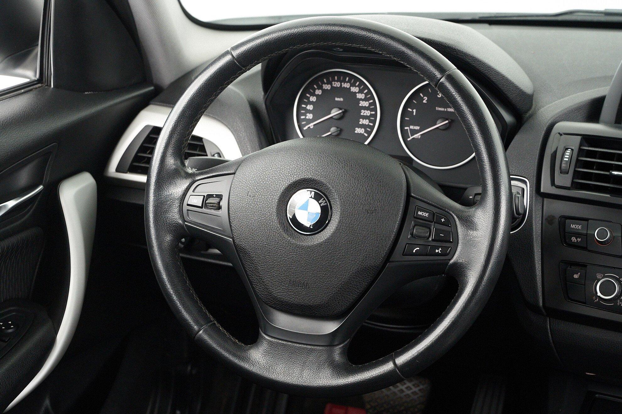 BMW 1 серии 2012, белый