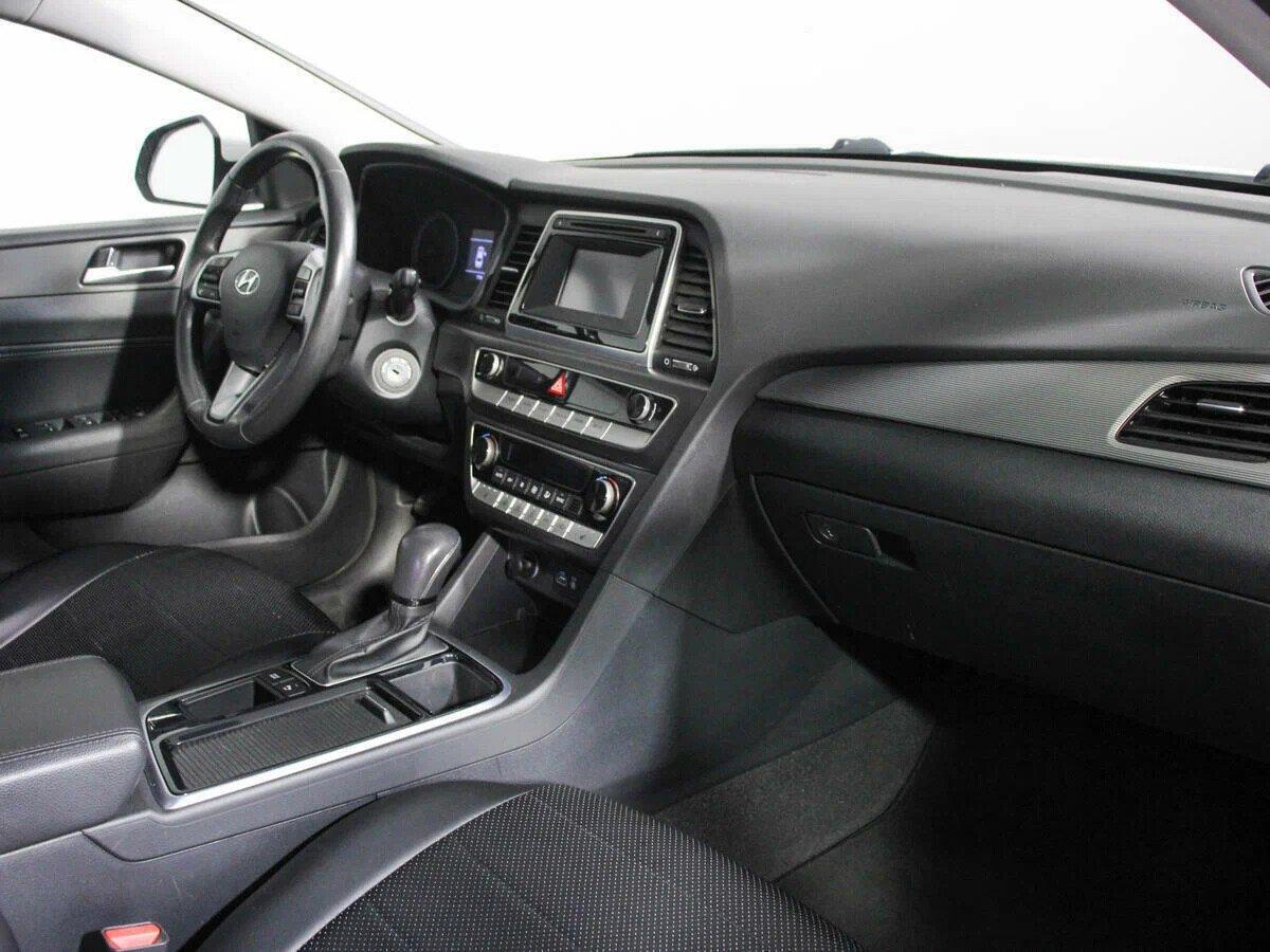 Hyundai Sonata 2018, белый