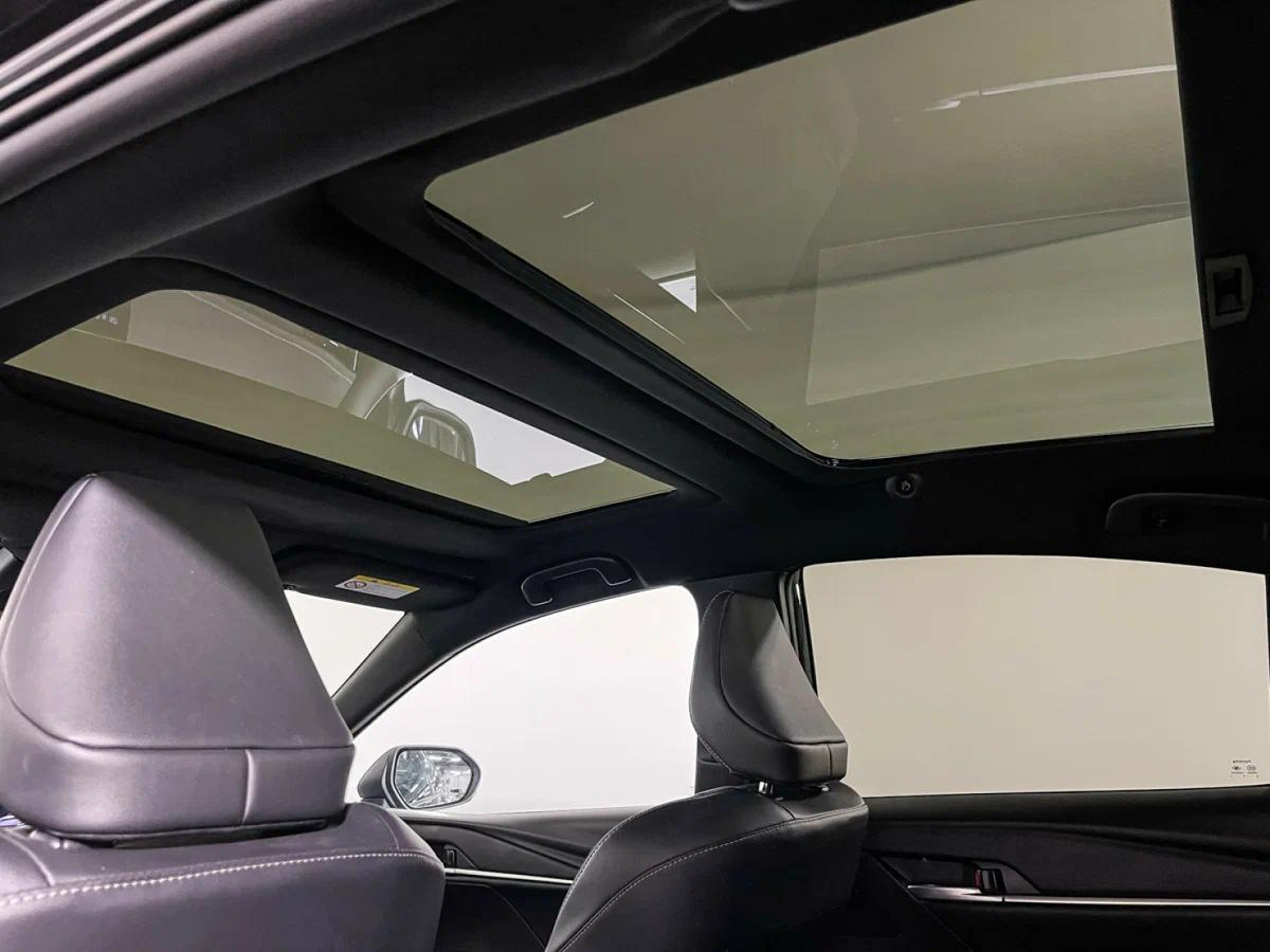 Toyota Camry 2024, черный