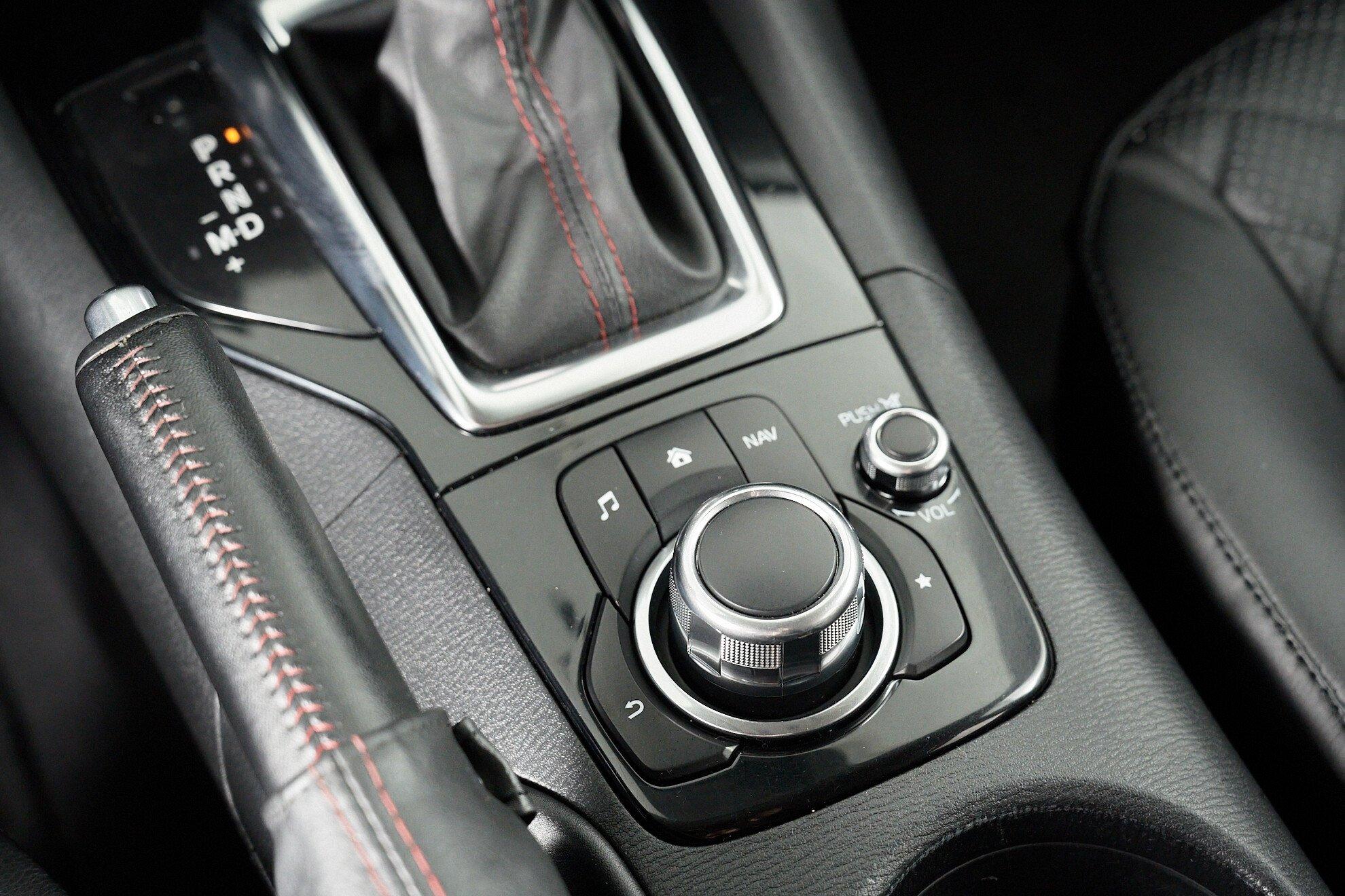 Mazda 3 2014, серый