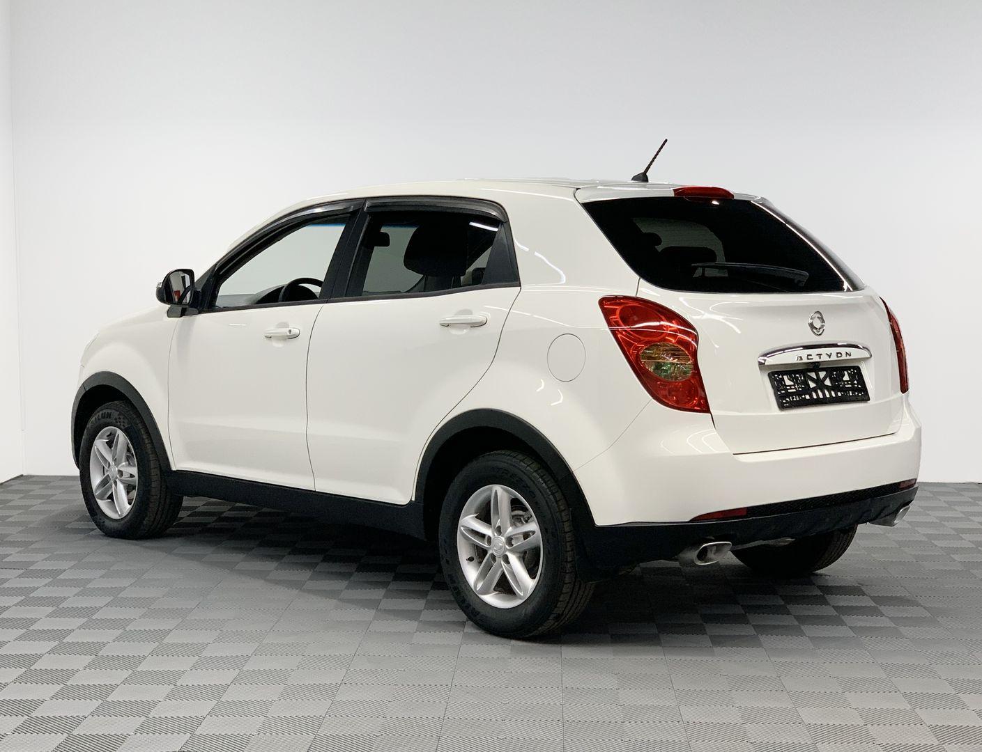 SsangYong Actyon 2011, белый