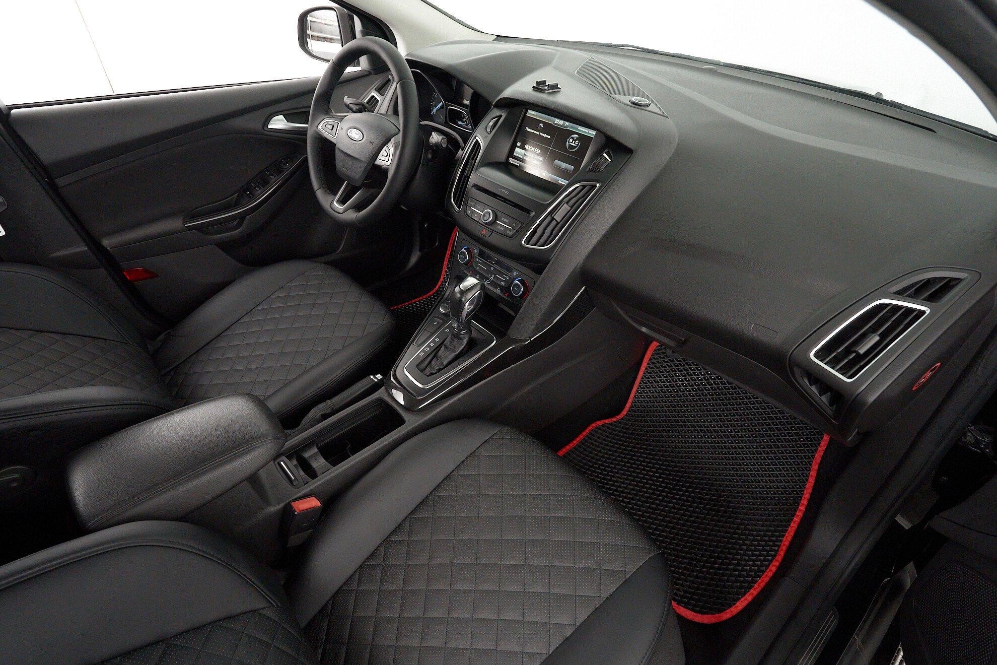 Ford Focus 2015, черный