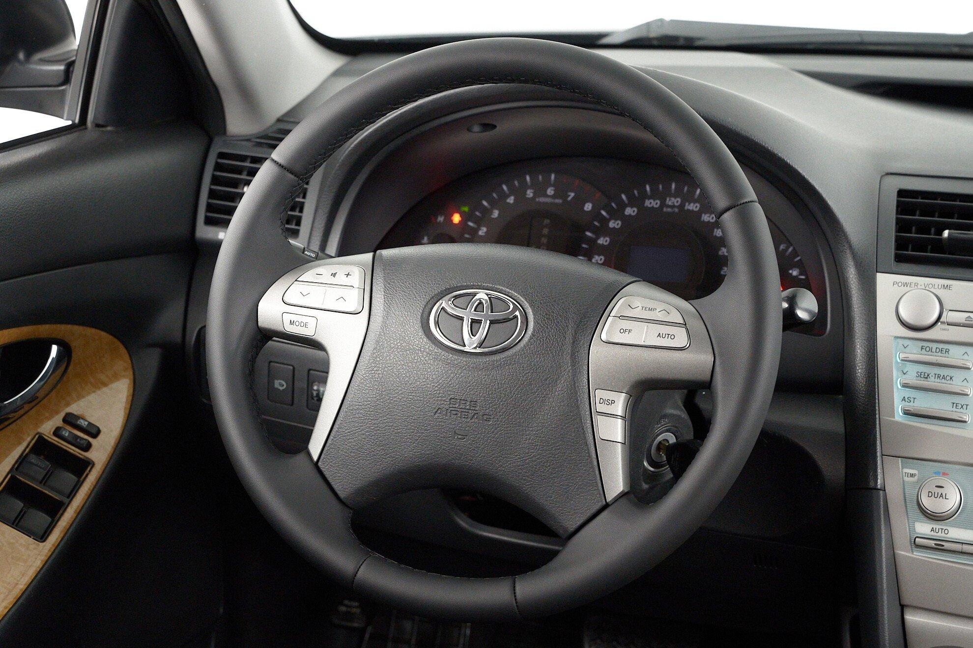 Toyota Camry 2008, серый