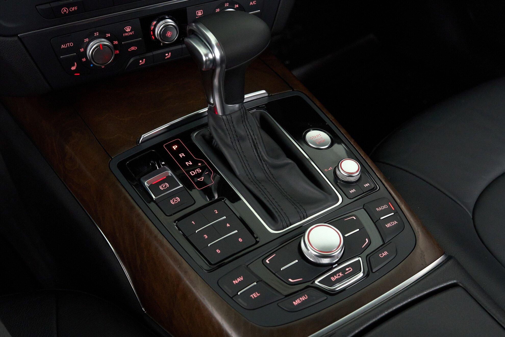 Audi A6 2014, черный