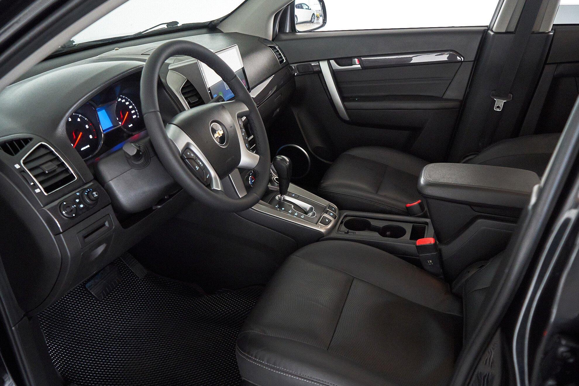 Chevrolet Captiva 2015, черный