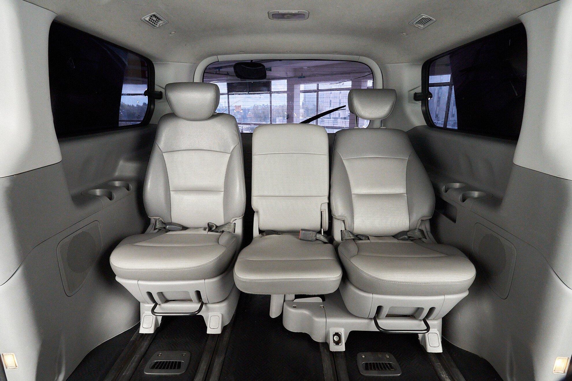 Hyundai Grand Starex 2012, белый