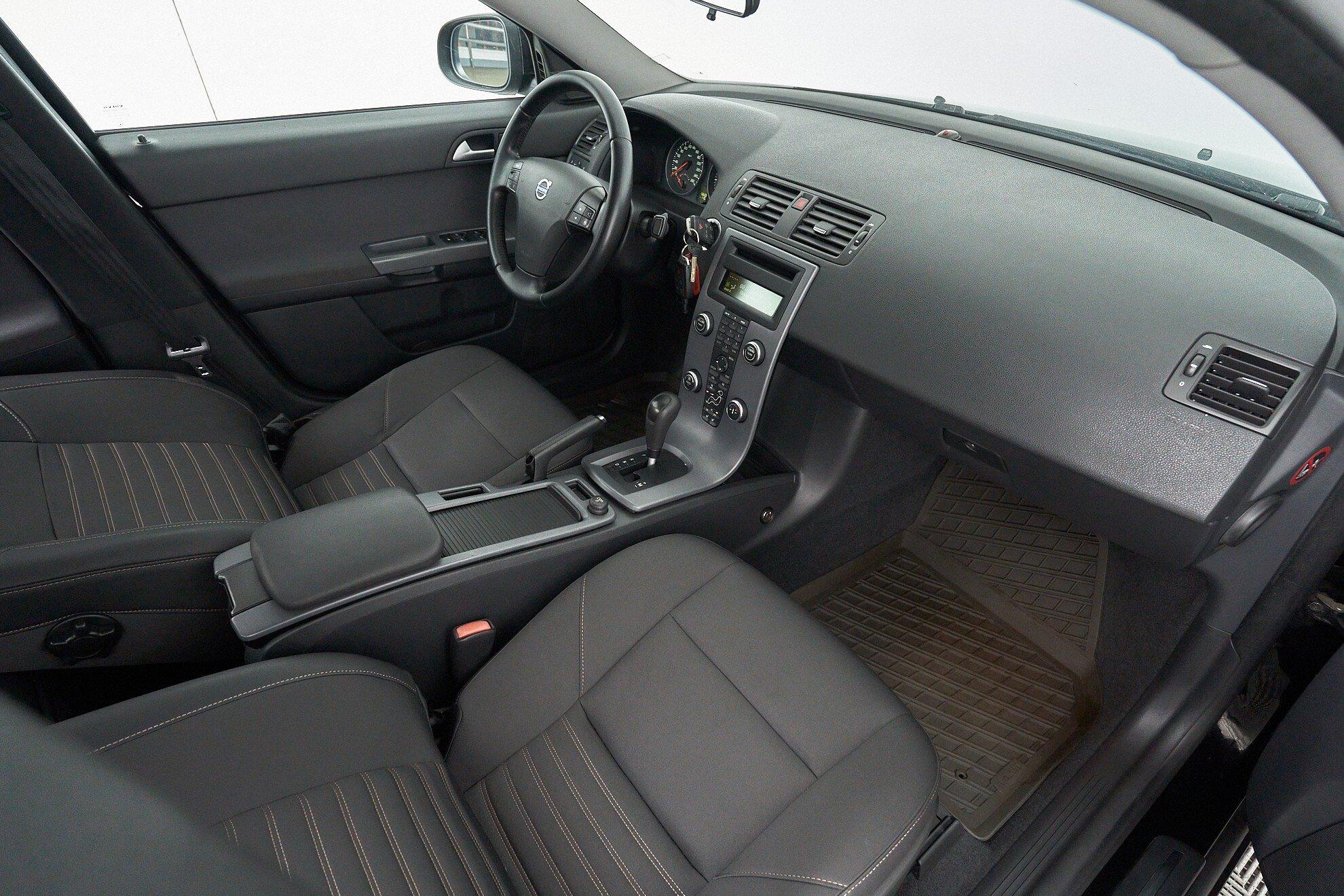 Volvo S40 2012, черный