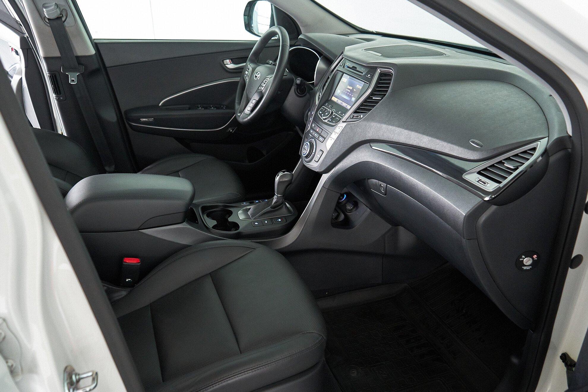 Hyundai Santa Fe 2015, белый