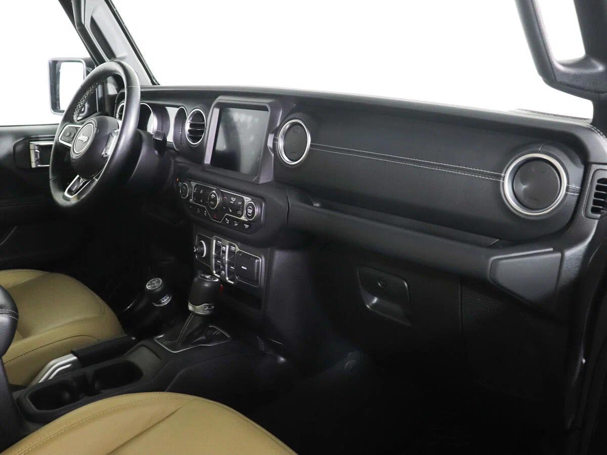 Jeep Wrangler 2021, серый