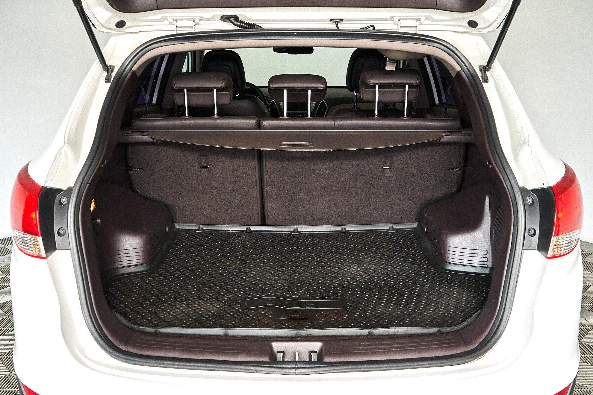Hyundai ix35 2012, белый