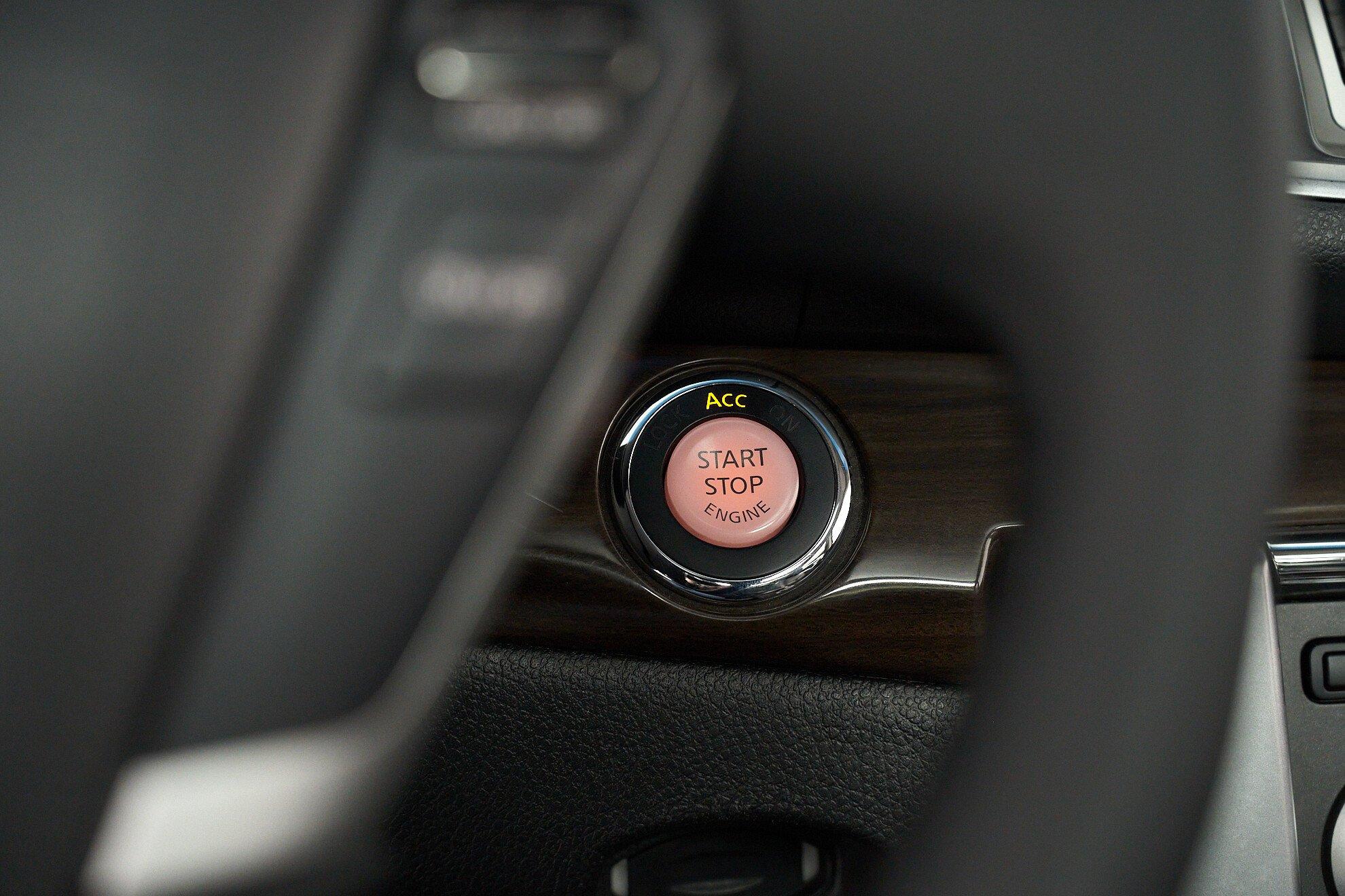 Nissan Teana 2012, серебряный