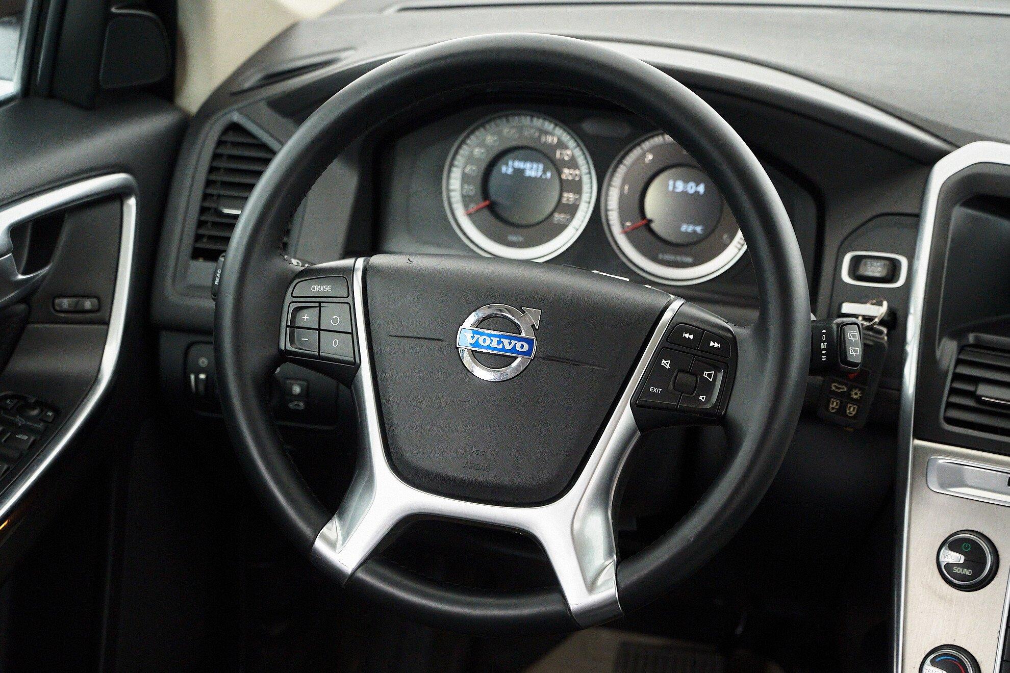 Volvo XC60 2012, коричневый