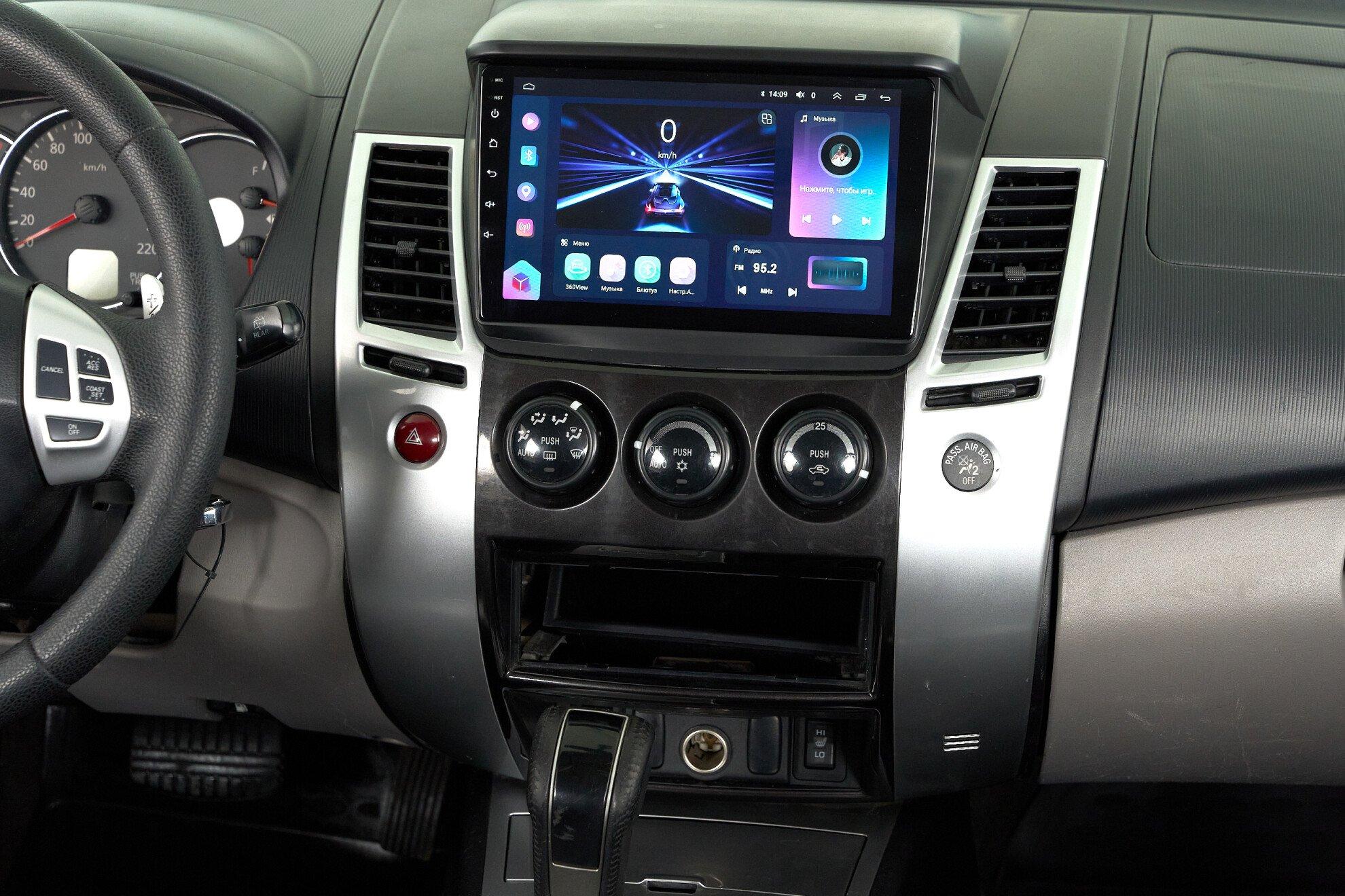 Mitsubishi Pajero Sport 2010, серебряный