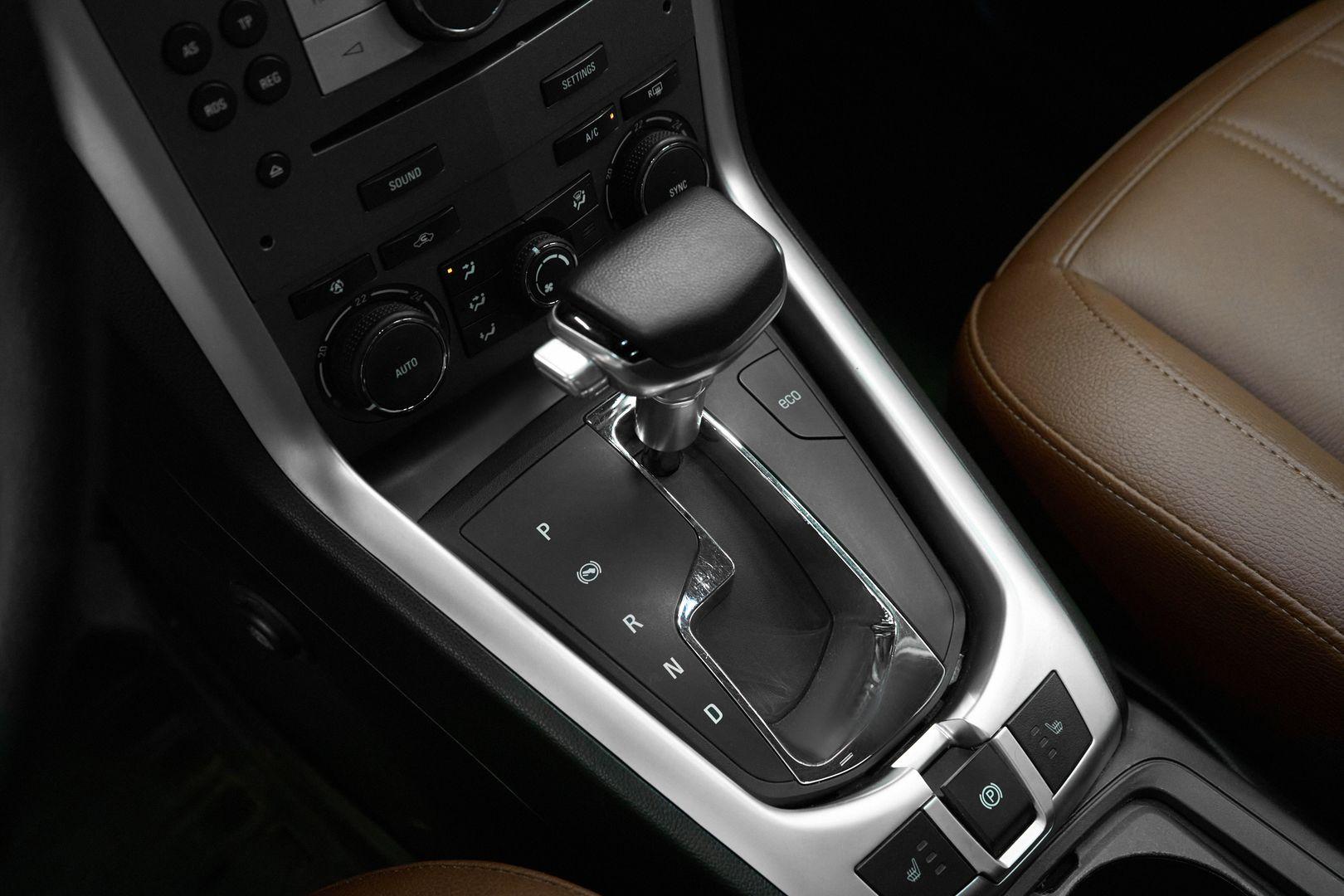 Opel Antara 2014, золотой