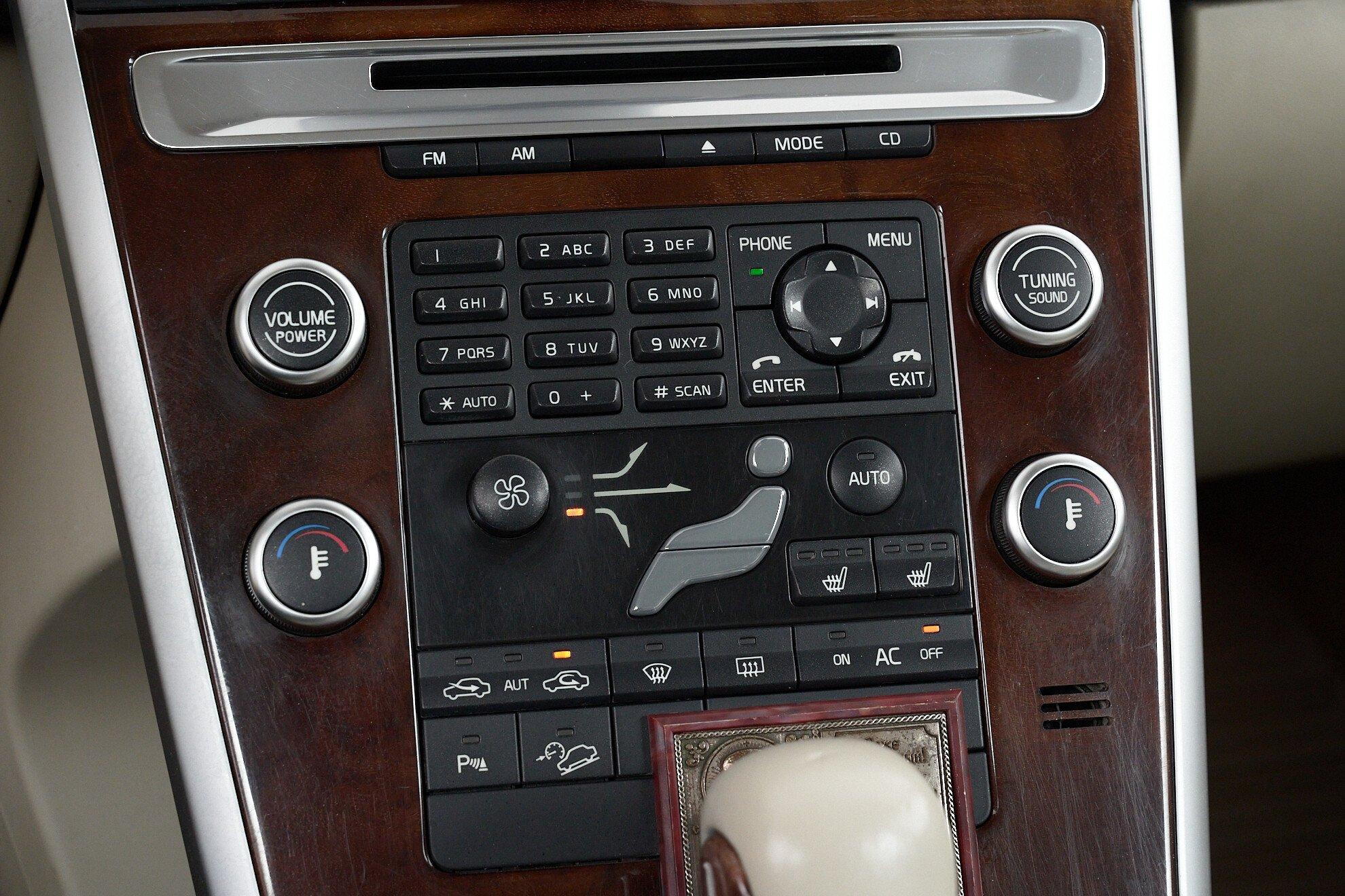 Volvo XC60 2010, коричневый