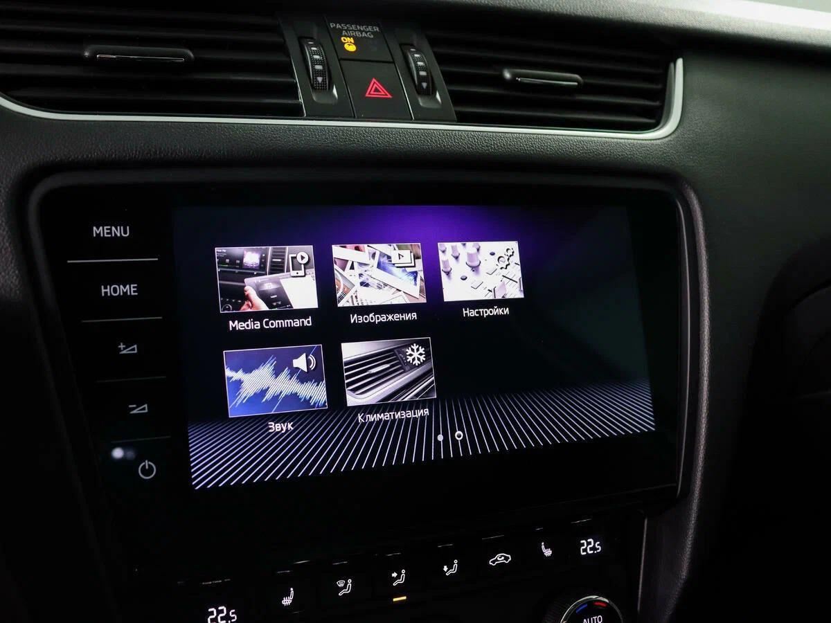 Skoda Octavia 2018, белый