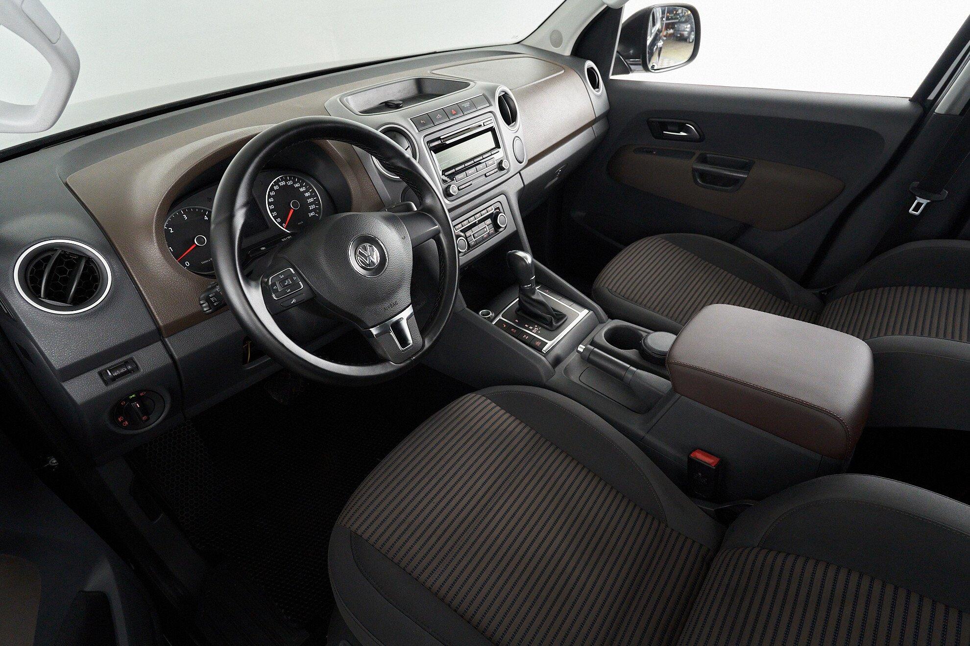 Volkswagen Amarok 2013, черный