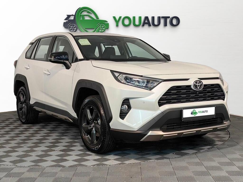 Toyota RAV4 2022, белый