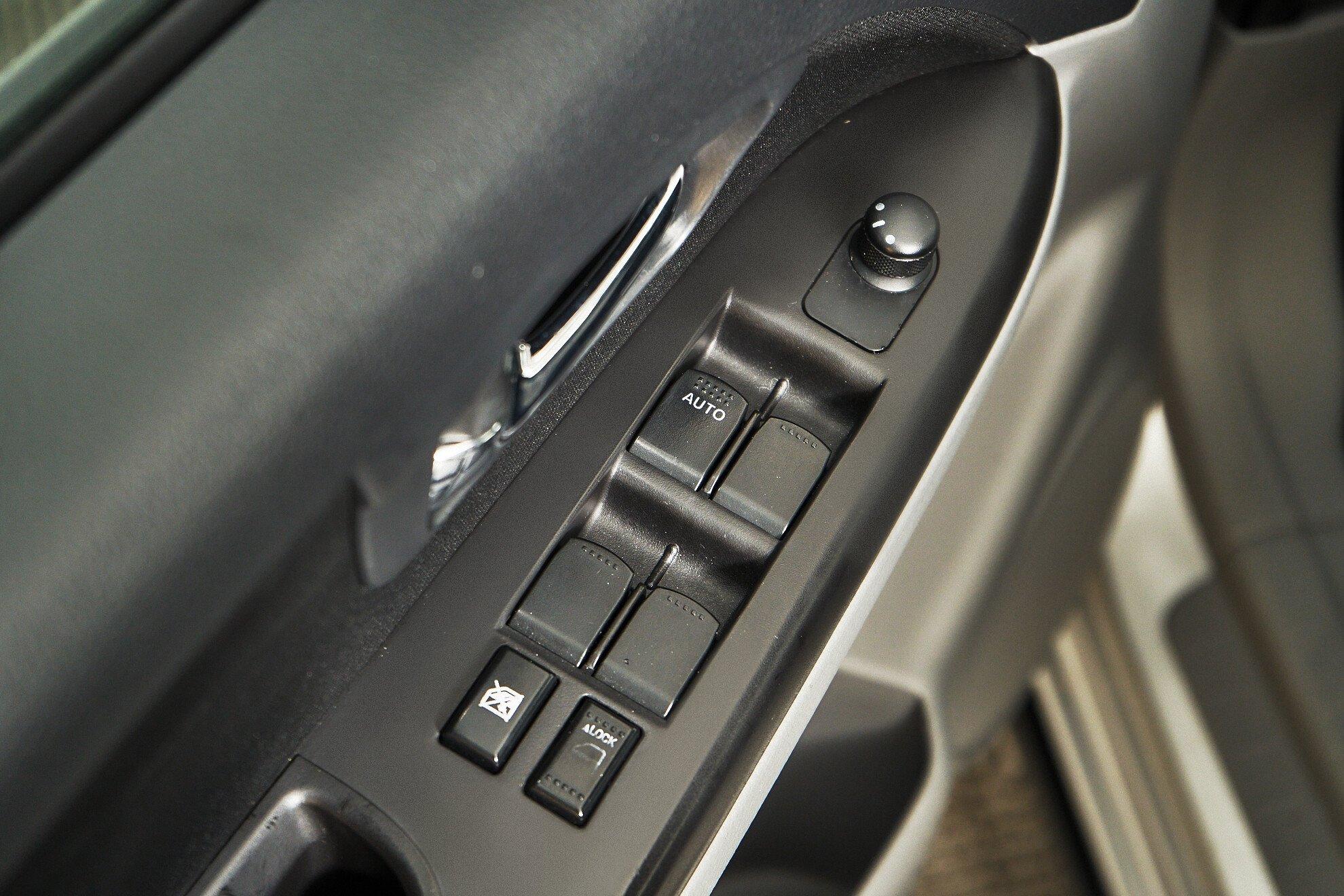 Suzuki SX4 2011, серебряный