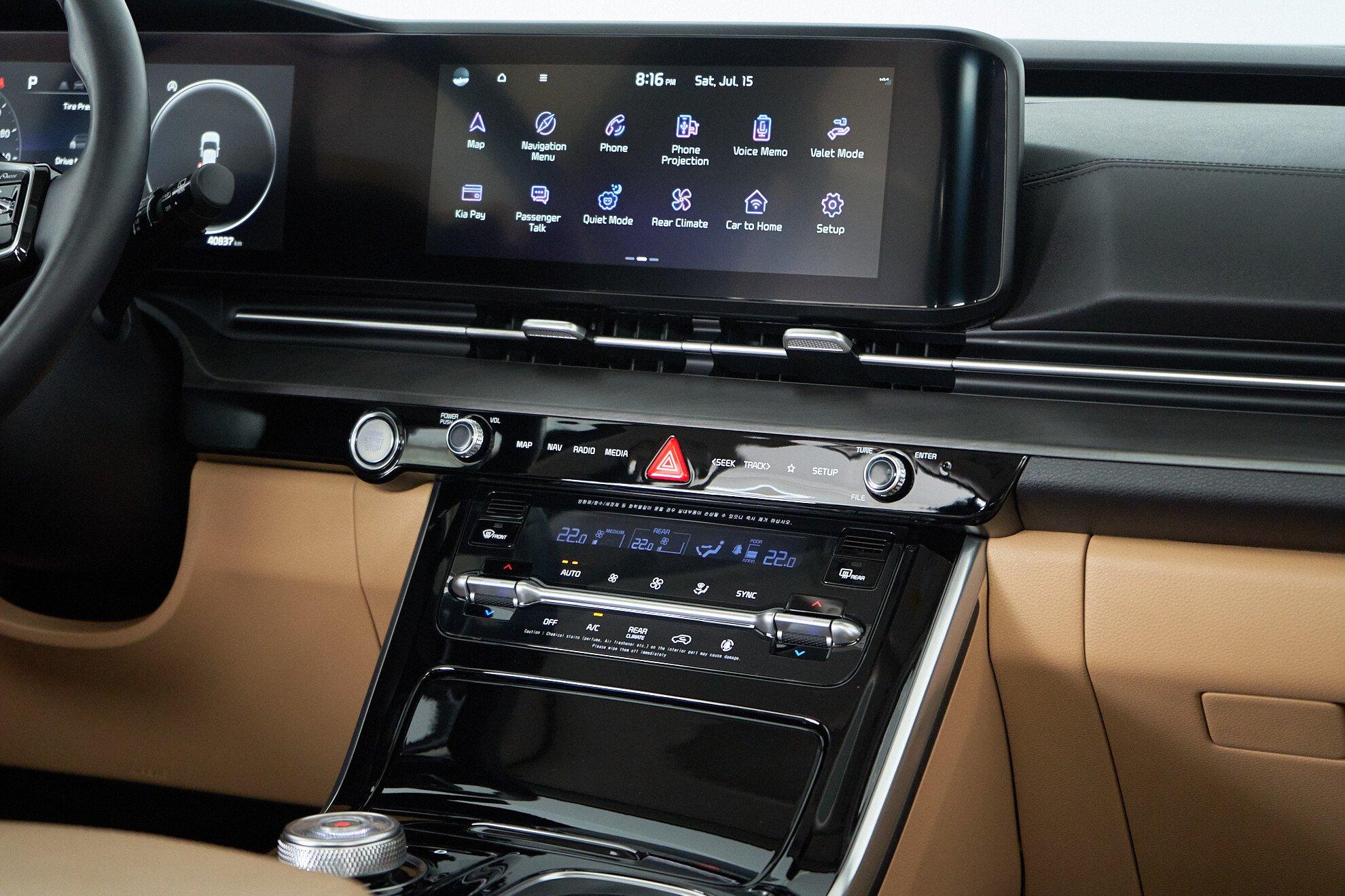 Kia Carnival 2022, черный