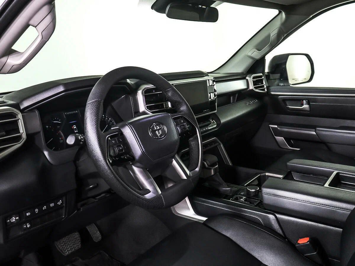 Toyota Tundra 2024, белый
