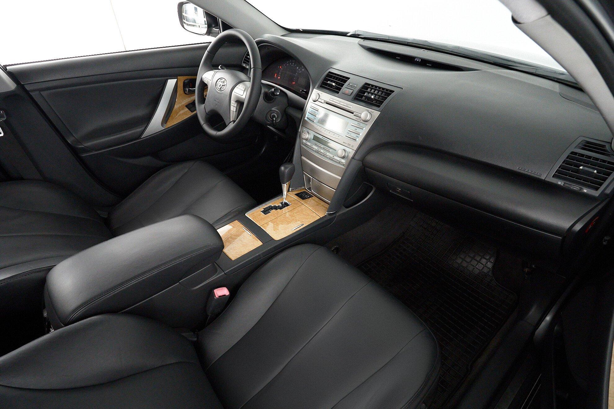 Toyota Camry 2008, серый