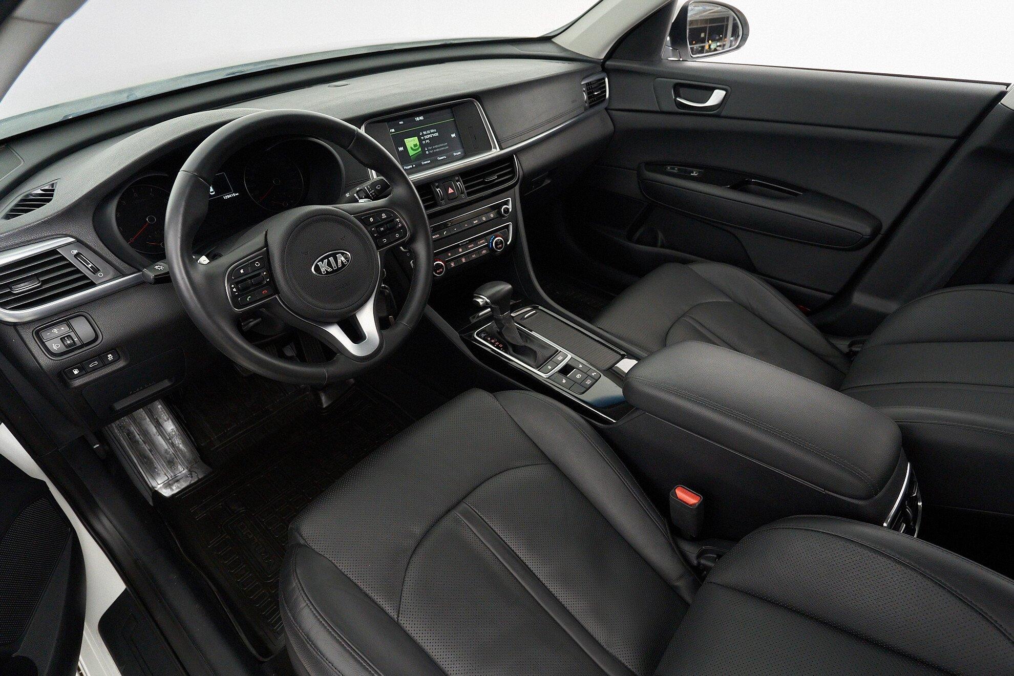 Kia Optima 2016, белый