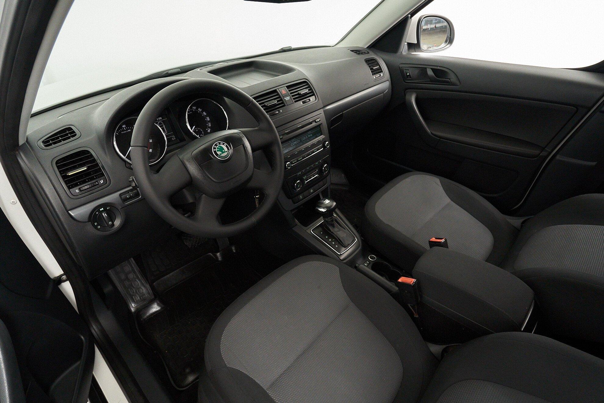 Skoda Yeti 2013, белый