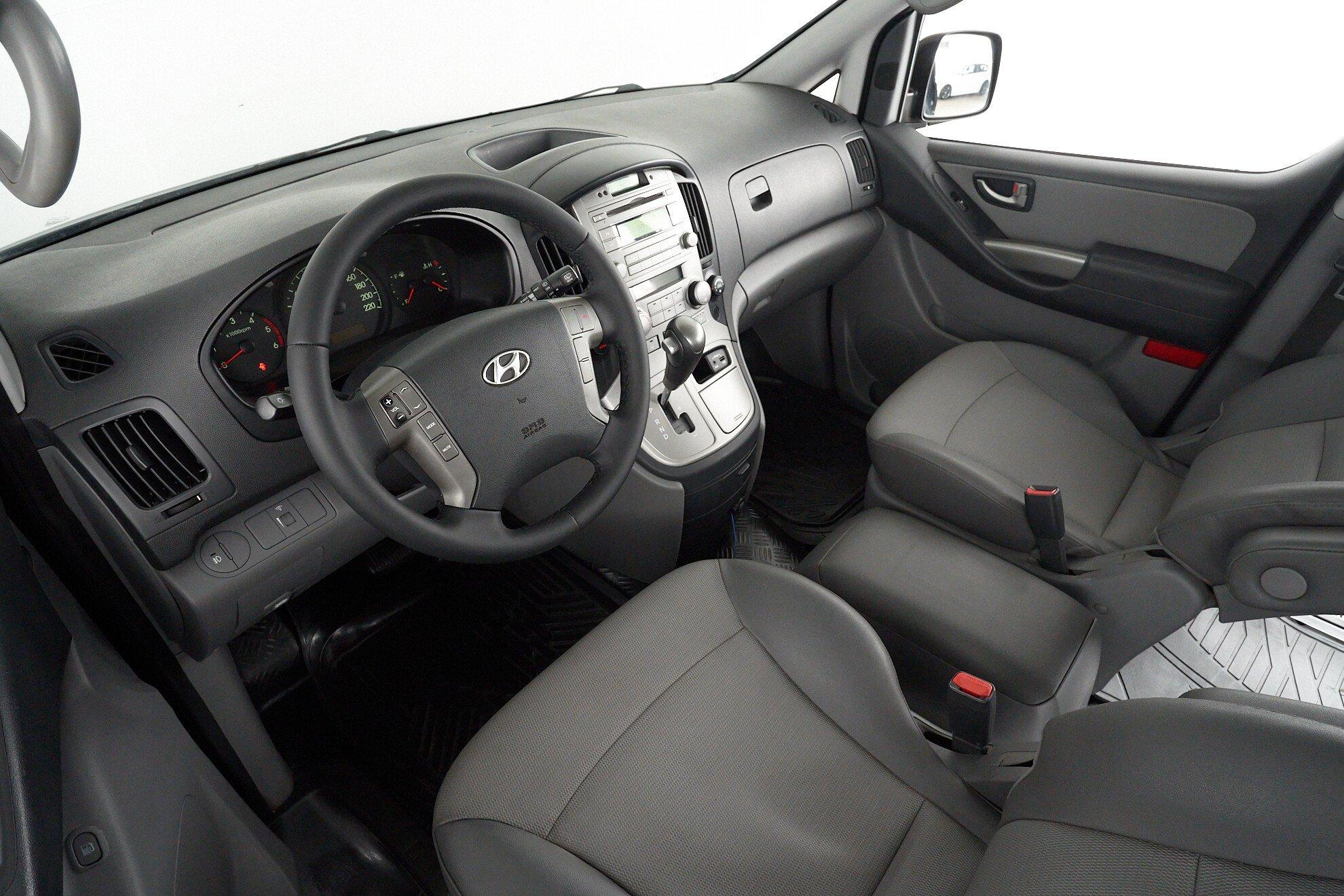 Hyundai Grand Starex 2011, черный
