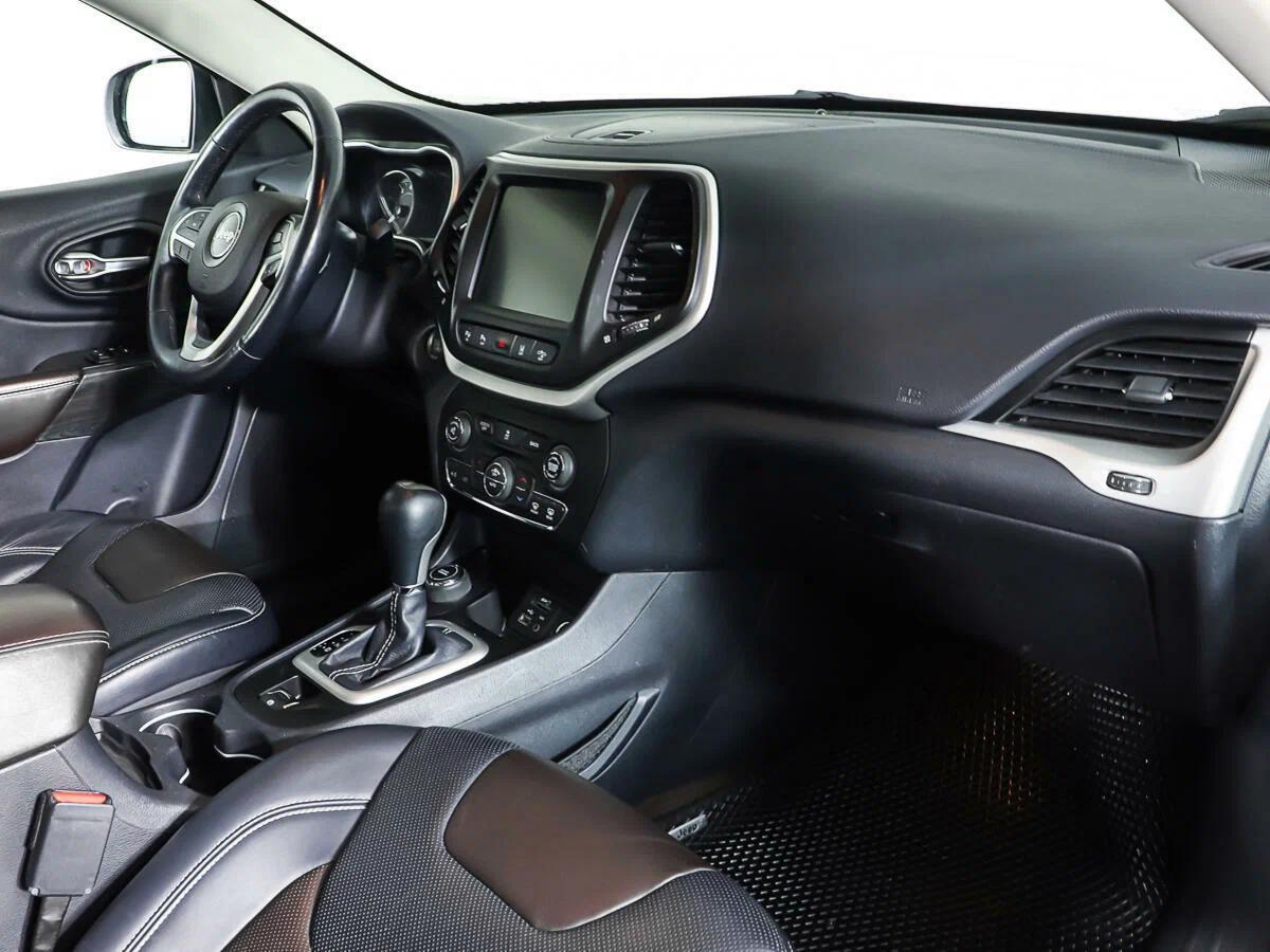 Jeep Cherokee 2018, белый