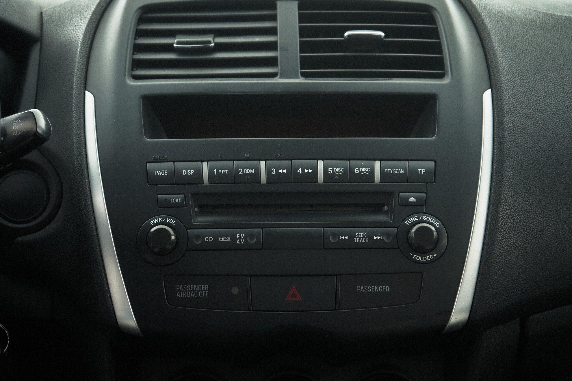 Mitsubishi ASX 2010, белый