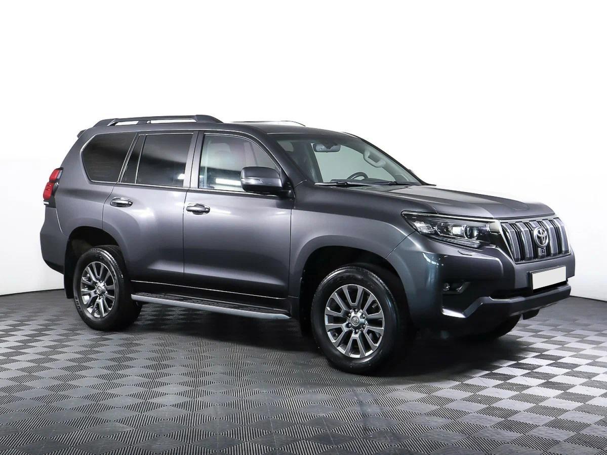 Toyota Land Cruiser Prado 2018, серый