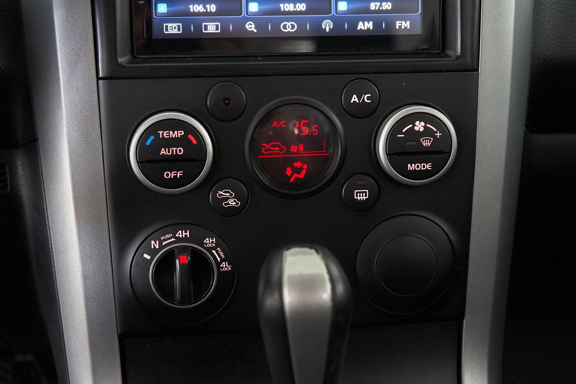 Suzuki Grand Vitara 2011, черный