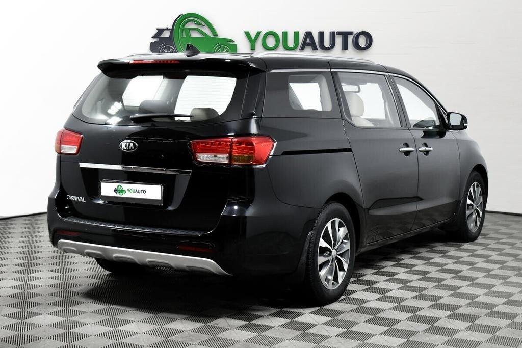 Kia Carnival 2019, черный