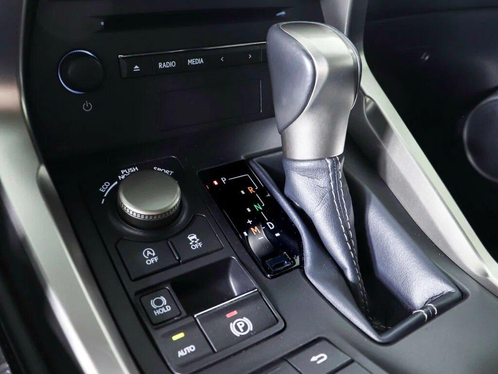 Lexus NX 2017, серый