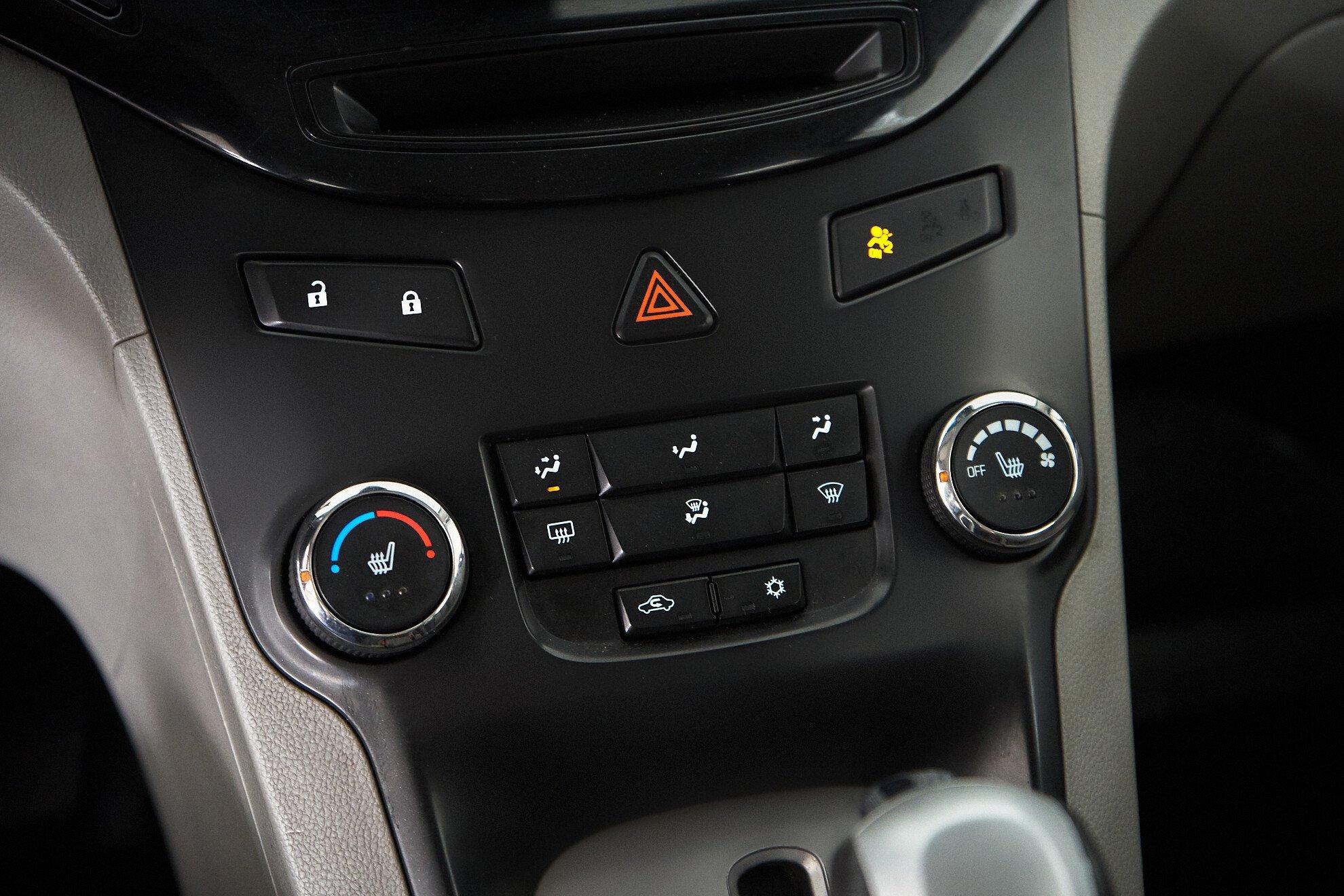 Chevrolet Orlando 2012, серебряный