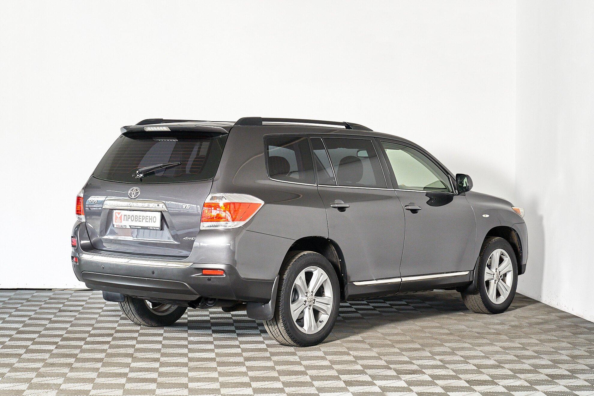 Toyota Highlander 2013, серый