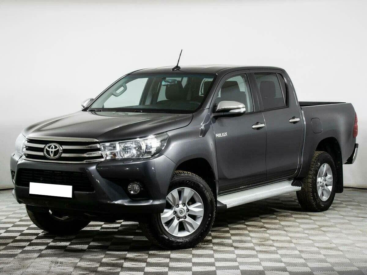 Toyota Hilux 2017, серый