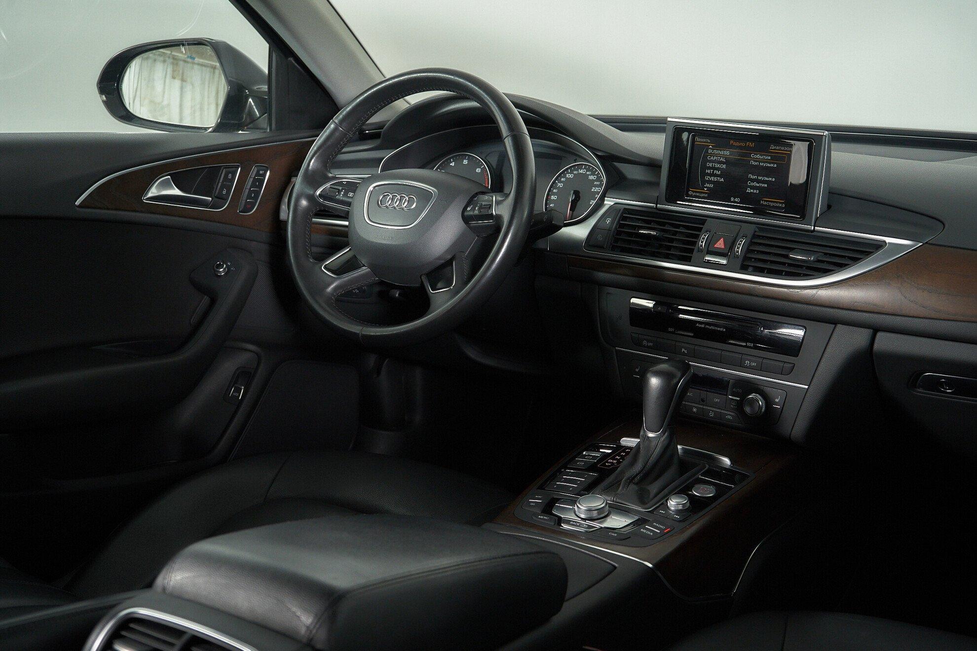 Audi A6 2016, серый