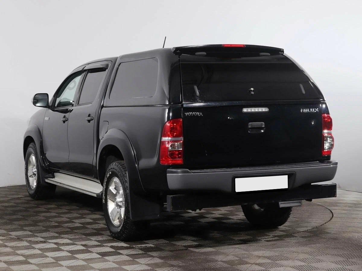 Toyota Hilux 2012, черный