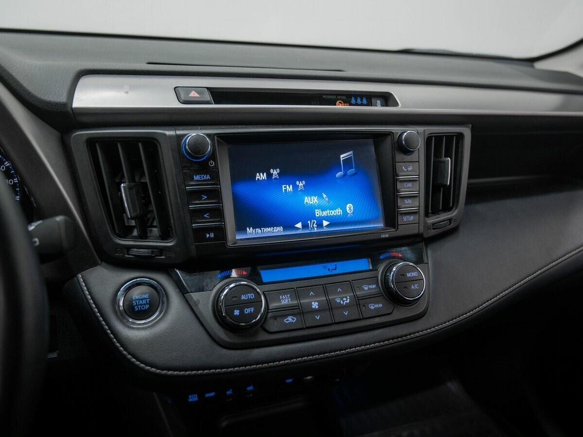 Toyota RAV4 2019, белый