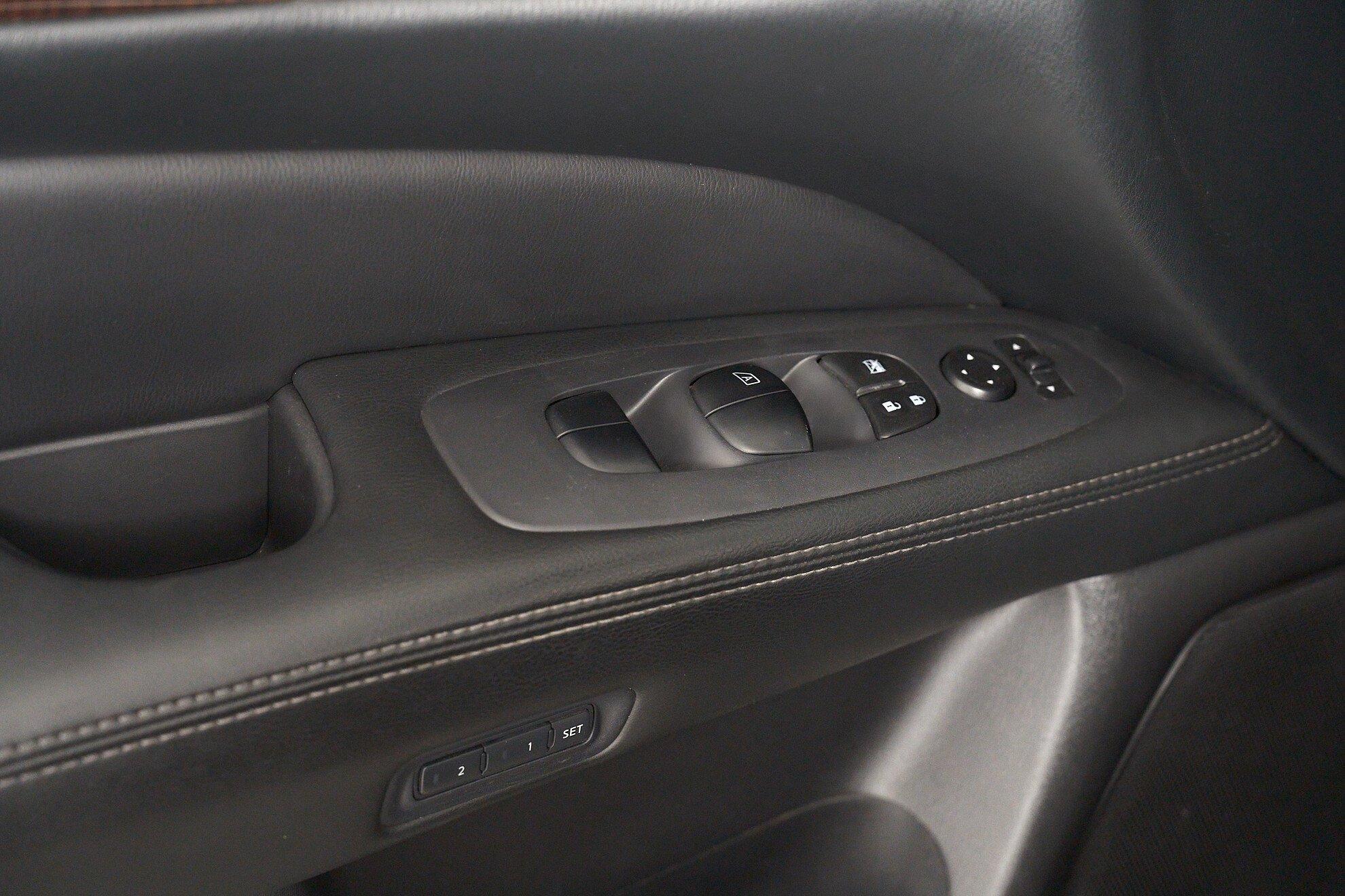 Nissan Pathfinder 2014, черный