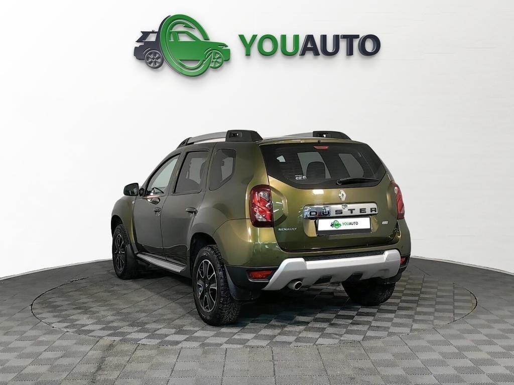 Renault Duster 2021, зеленый