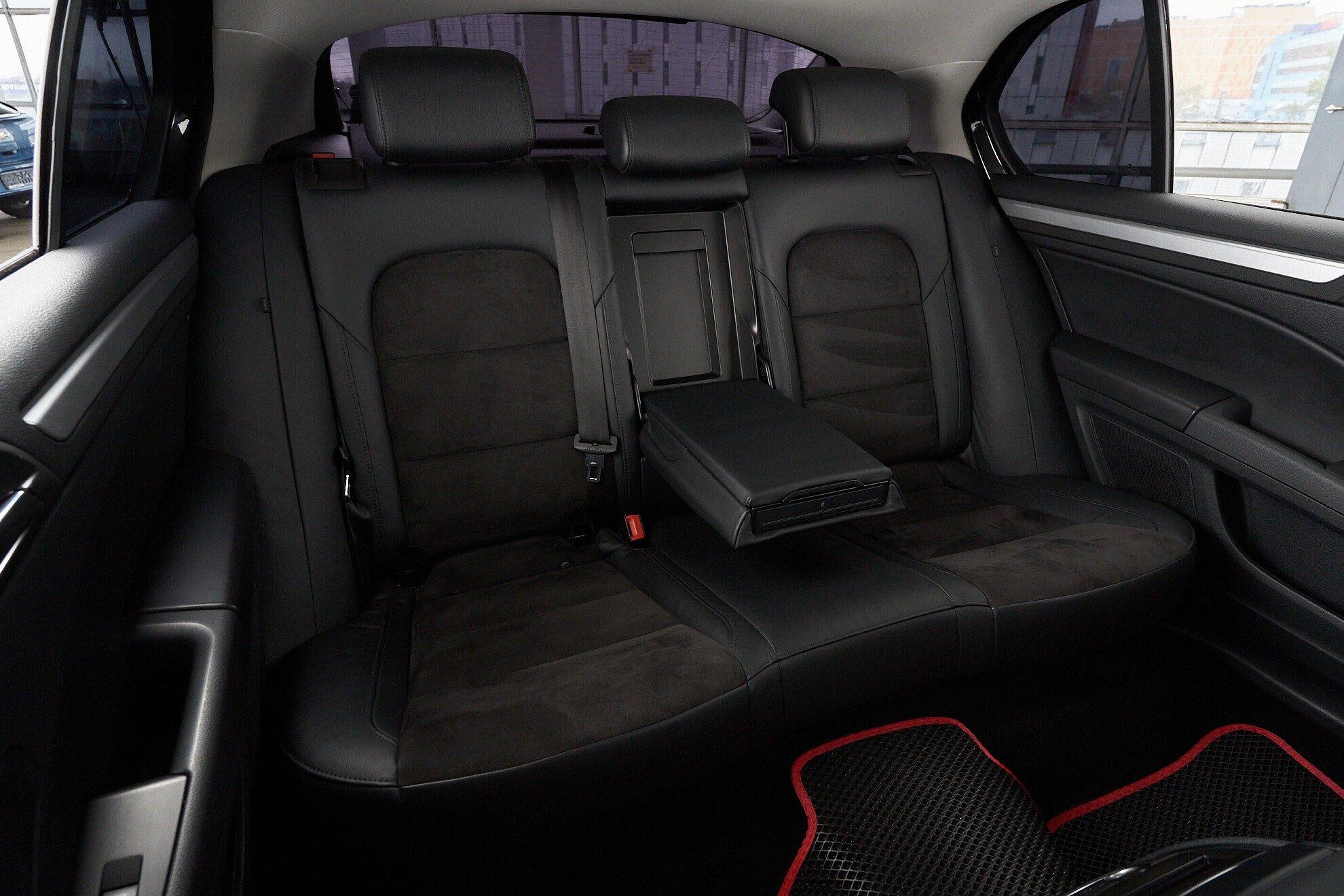 Skoda Superb 2015, черный