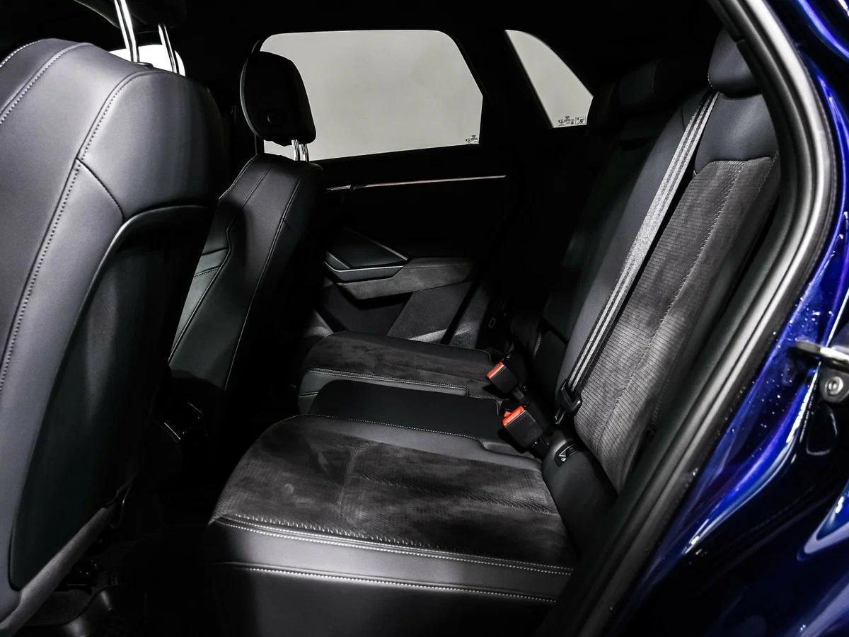 Audi Q3 2021, синий